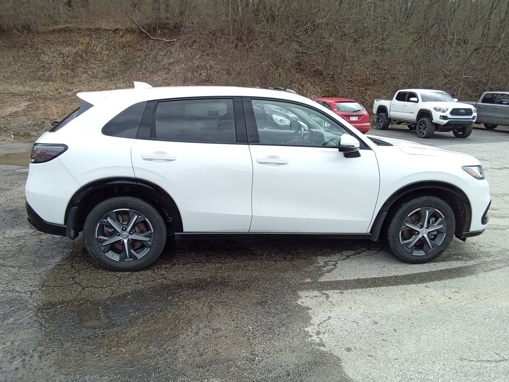Used 2023 Honda HR-V EX-L image 3