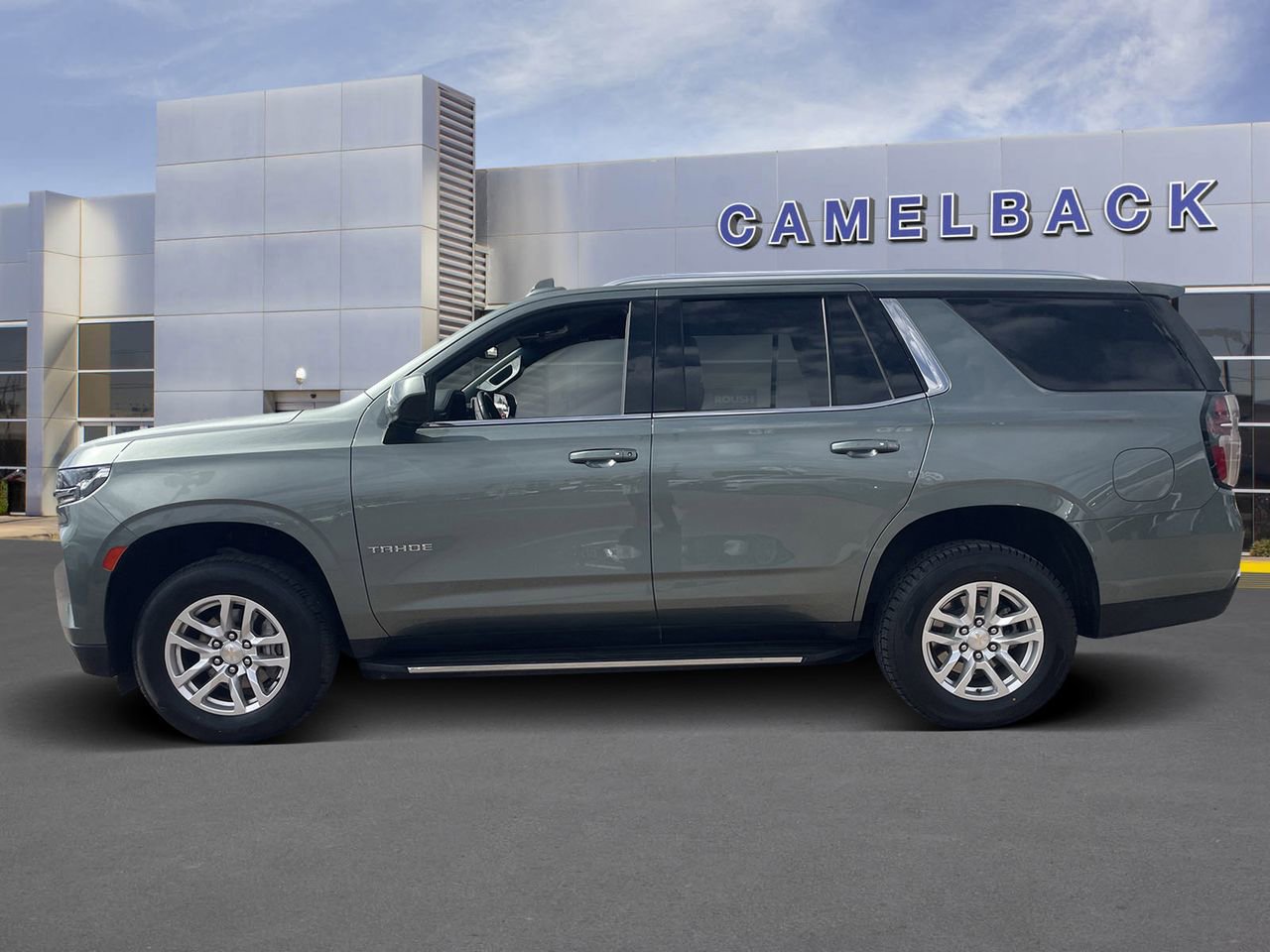 Used 2024 Chevrolet Tahoe LT image 3