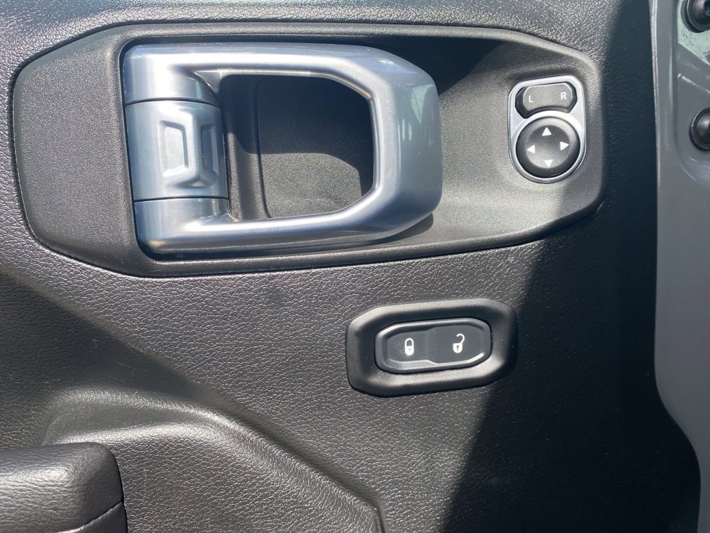 Used 2021 Jeep Wrangler Unlimited Rubicon w/ Xtreme Recon 35" Tire Package image 19