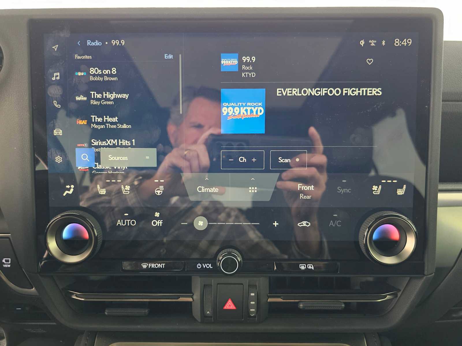 Used 2024 Lexus GX 550 w/ Accessory Package (2T) image 27