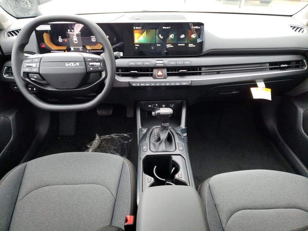New 2025 Kia K4 LXS image 10