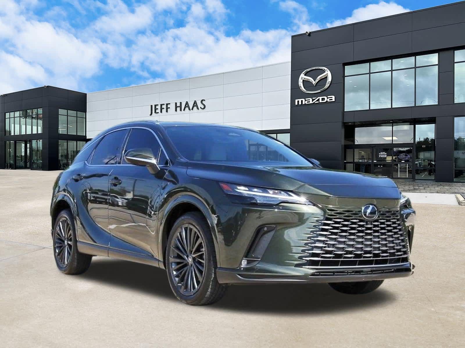 Used 2025 Lexus RX 350 Premium w/ Convenience Package FWD image 4