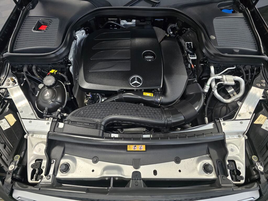 Used 2022 Mercedes-Benz GLC 300 GLC 300 image 10