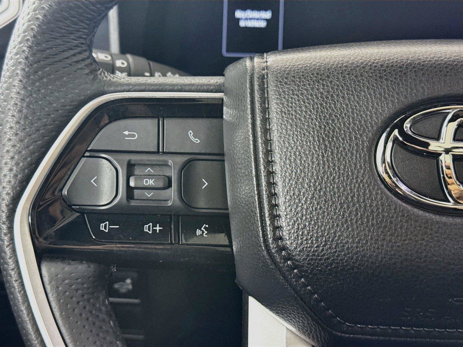 Certified 2025 Toyota Sequoia Platinum AWD/4WD image 17