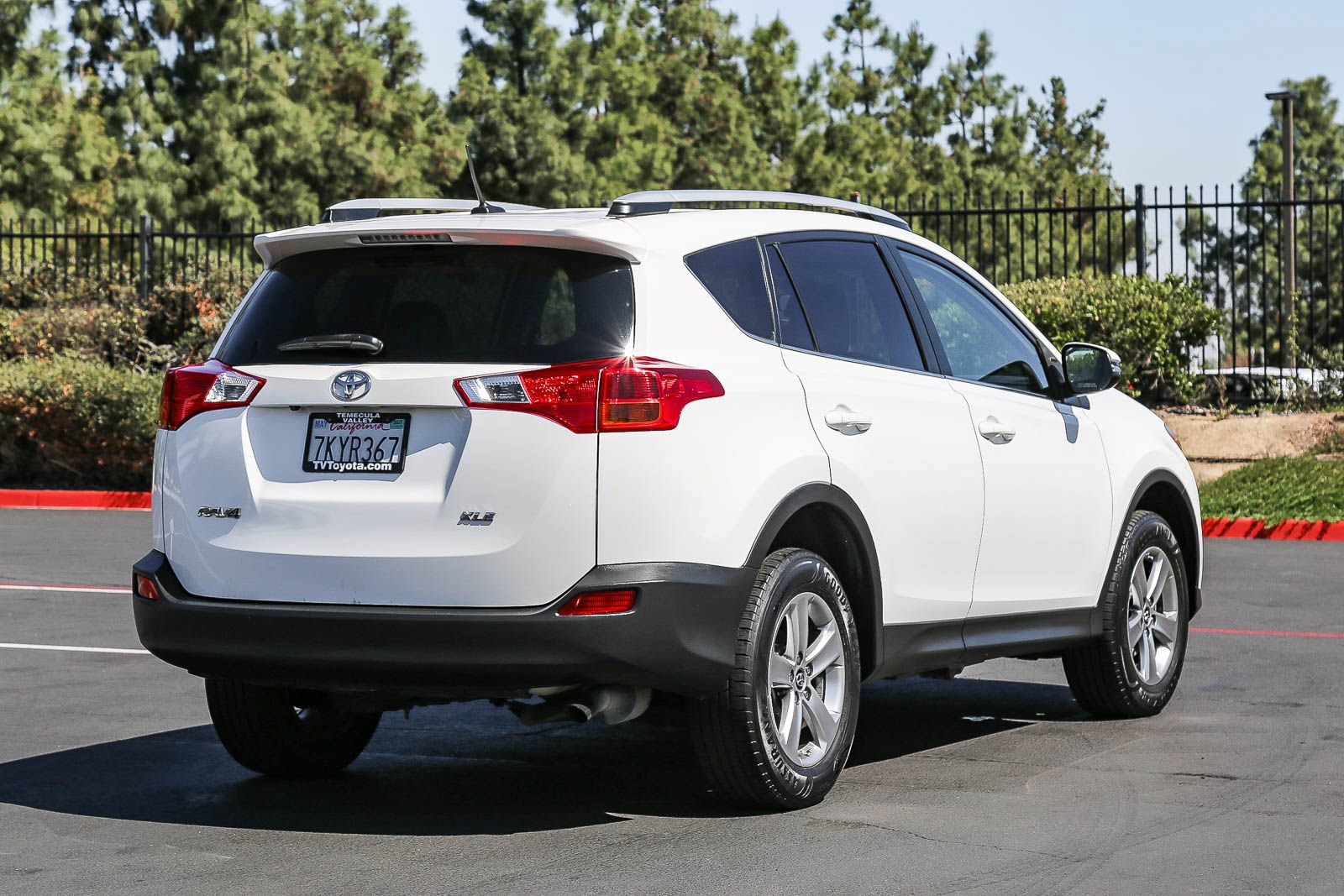 Used 2015 Toyota RAV4 XLE FWD image 7