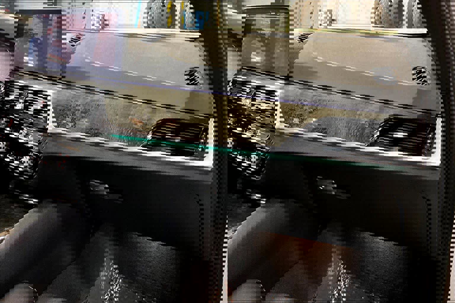 Used 2021 BMW 540i xDrive w/ Premium Package image 18