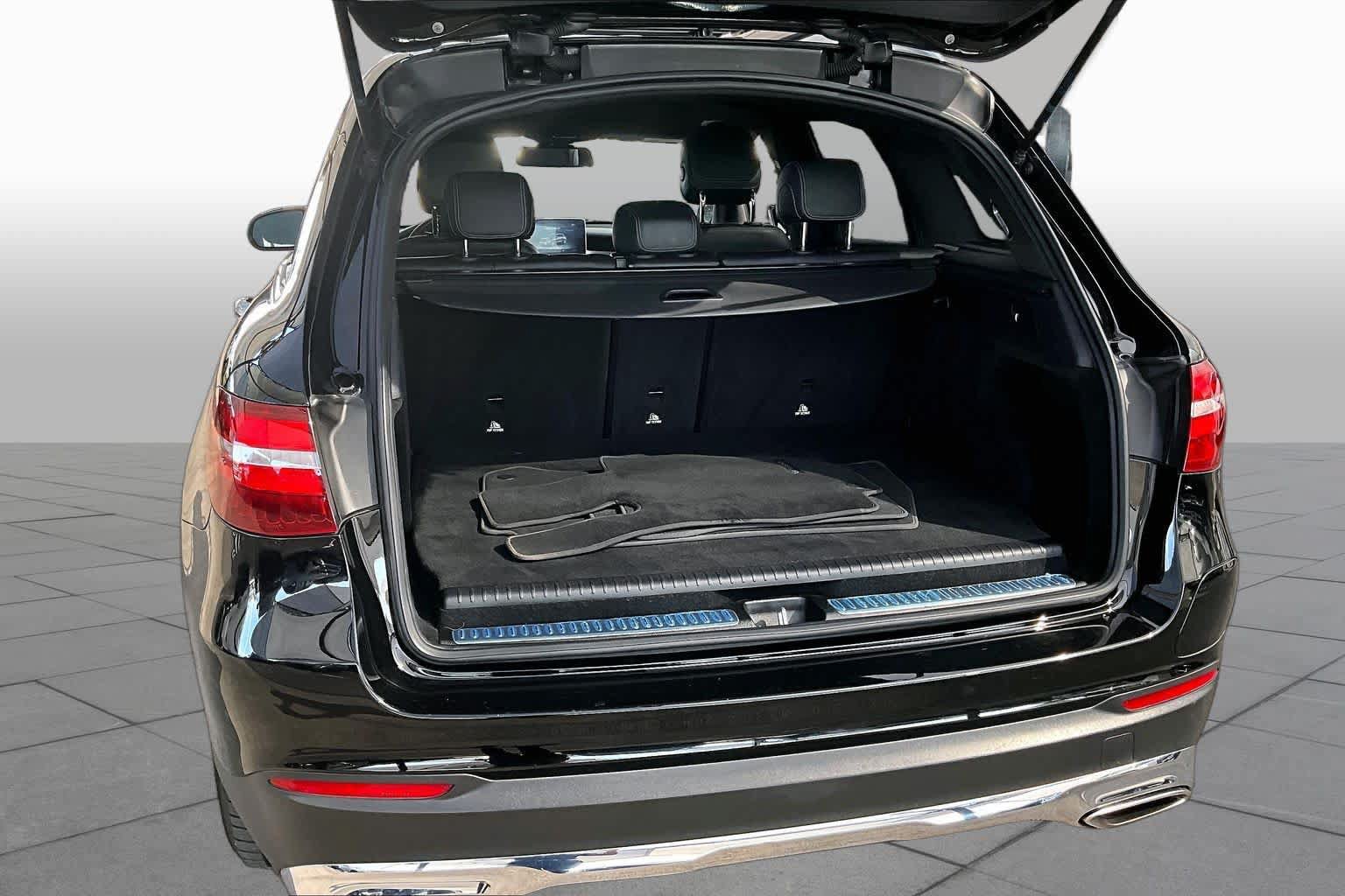 Used 2019 Mercedes-Benz GLC 350e 4MATIC image 37
