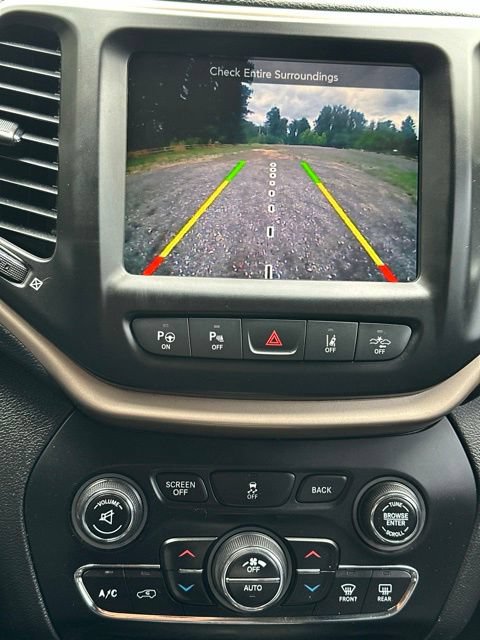 Used 2014 Jeep Cherokee Limited w/ Technology Group FWD image 32