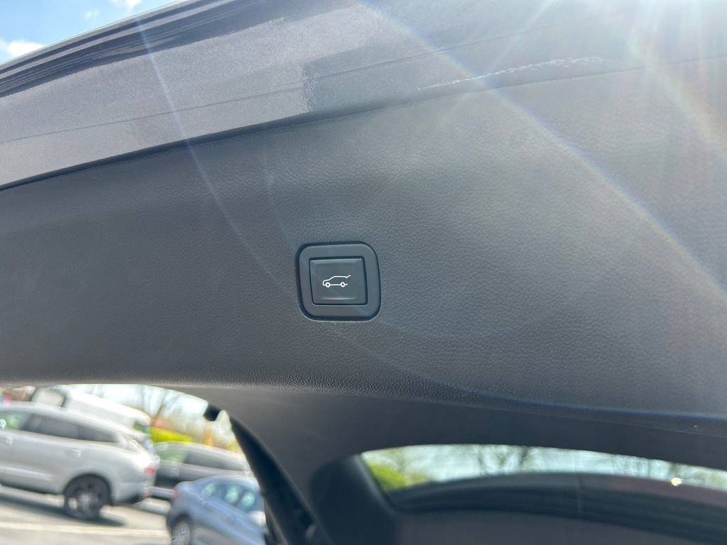 Used 2020 Buick Enclave Premium w/ Surround and Sites Package image 36