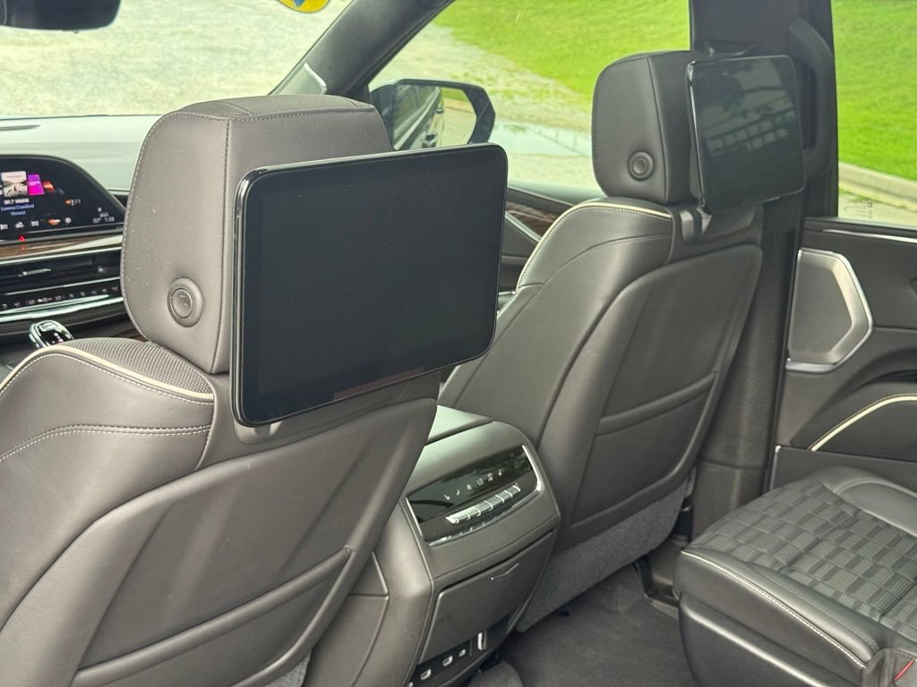 Used 2021 Cadillac Escalade ESV Sport Platinum AWD/4WD image 29