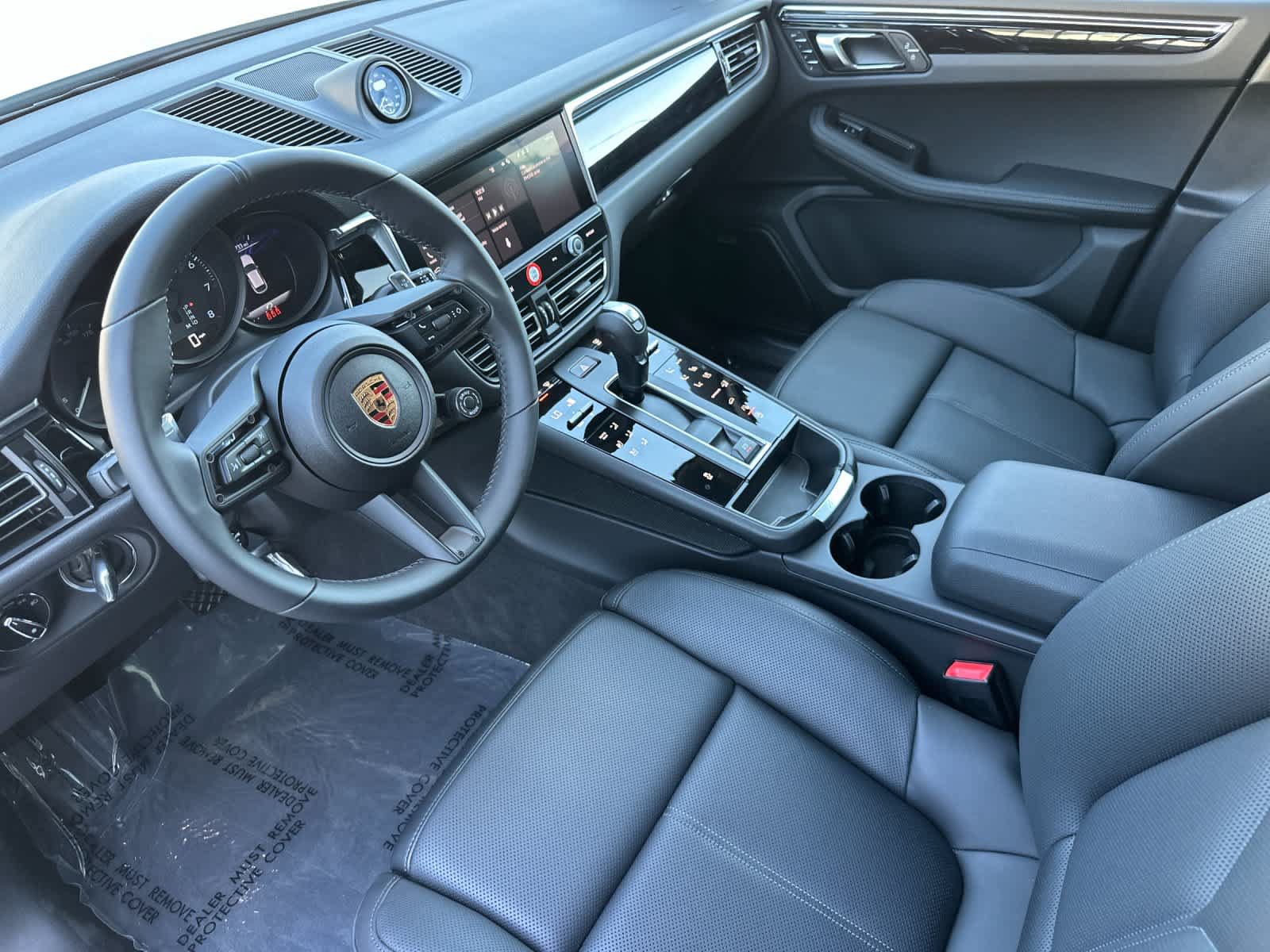 New 2026 Porsche Macan AWD/4WD image 4
