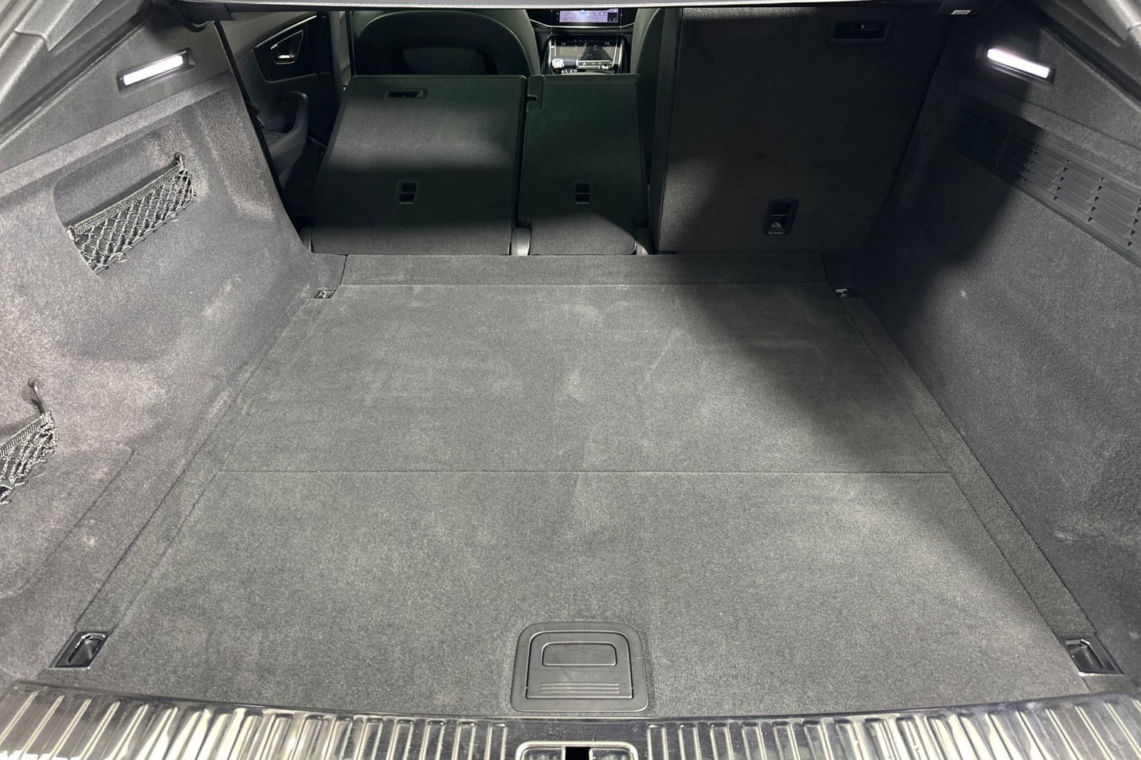 Used 2025 Audi Q8 Premium w/ Black Optic Package image 14