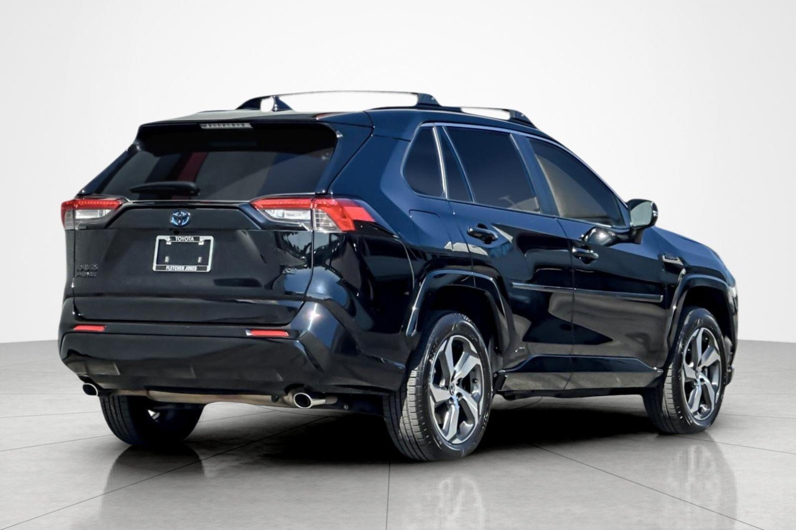 Used 2024 Toyota RAV4 SE w/ Weather & Moonroof Package AWD/4WD image 5