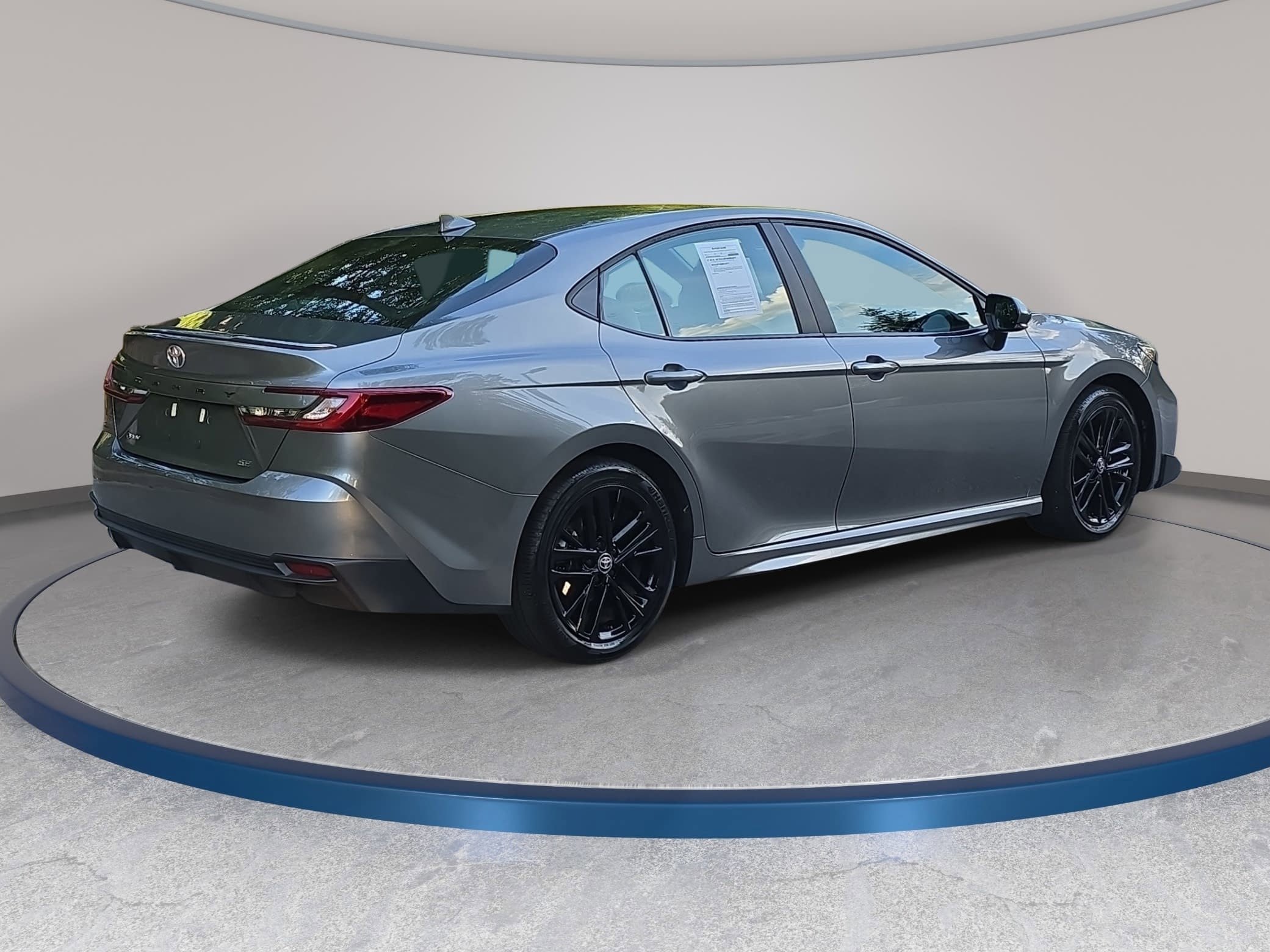 Used 2025 Toyota Camry SE w/ Convenience Package FWD image 5