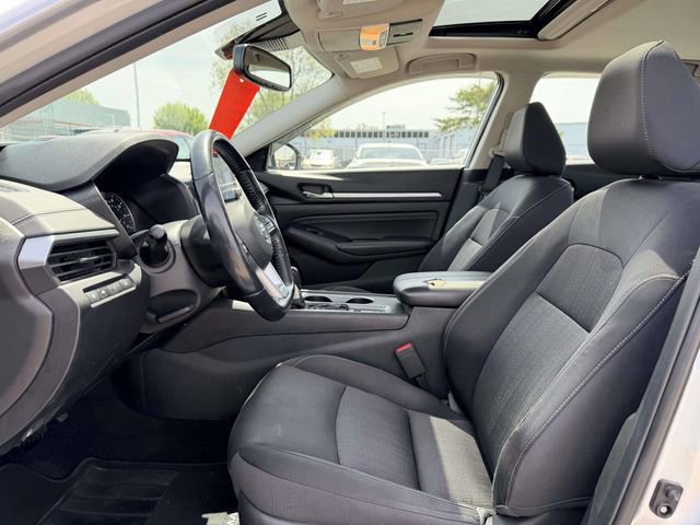 Used 2019 Nissan Altima 2.5 SV image 16