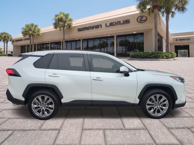 Used 2019 Toyota RAV4 Limited FWD image 3