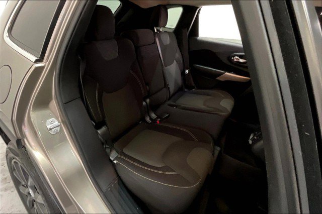 Used 2017 Jeep Cherokee Latitude image 26