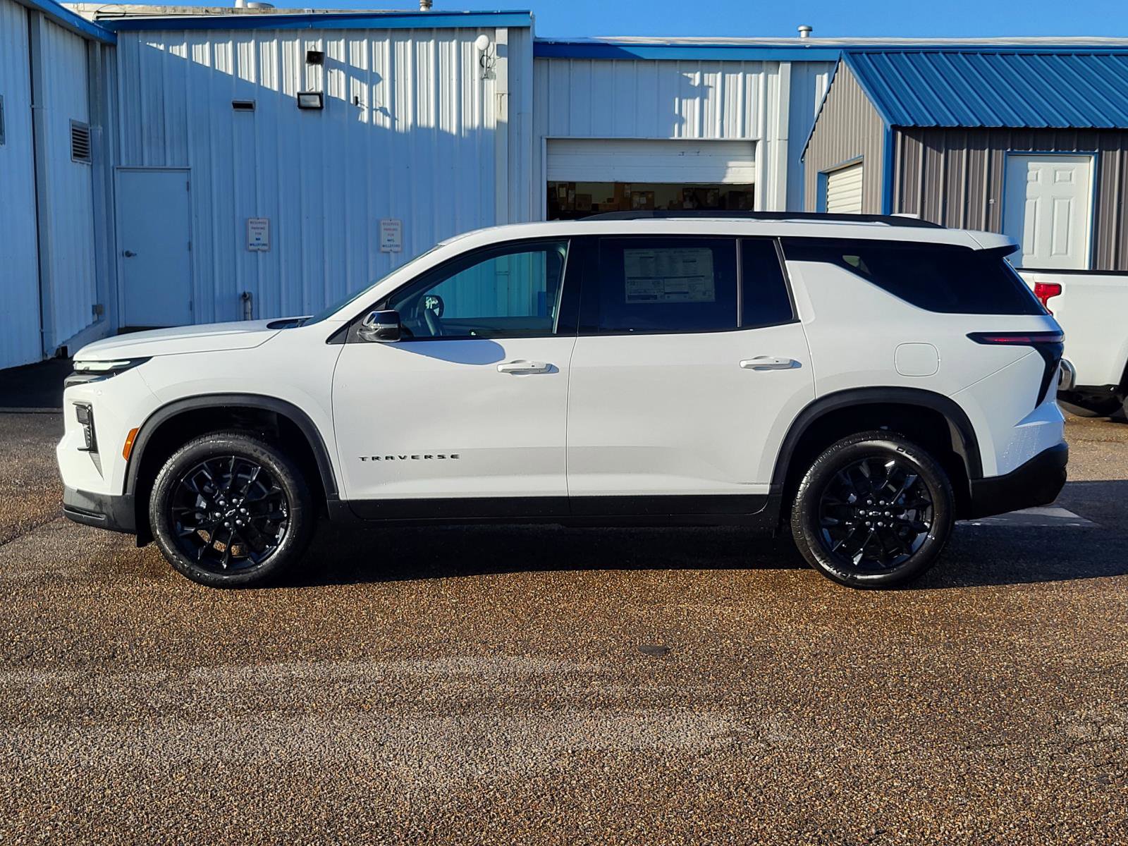 New 2026 Chevrolet Traverse LT w/ Midnight/Sport Edition image 2