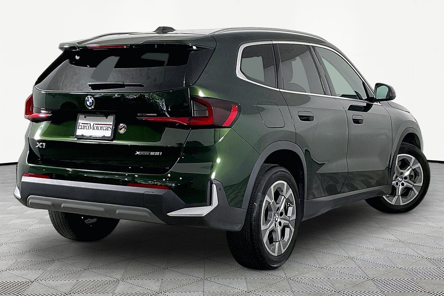 Certified 2023 BMW X1 xDrive28i w/ Convenience Package AWD/4WD image 7