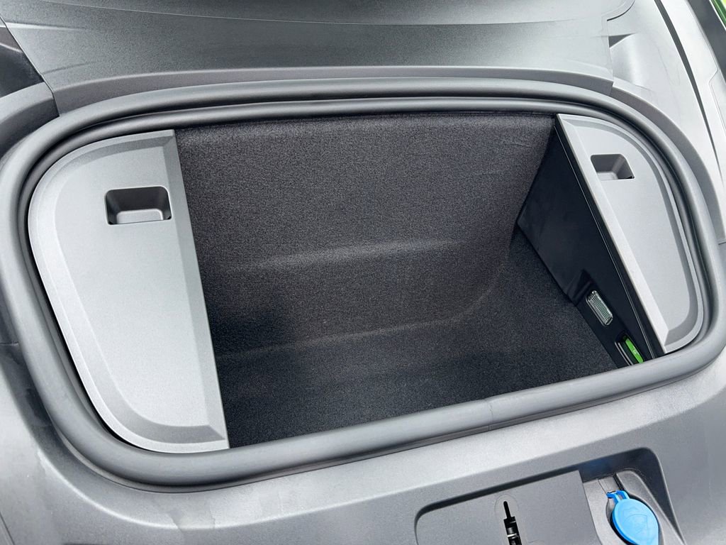 Used 2023 Porsche Taycan 4S image 60