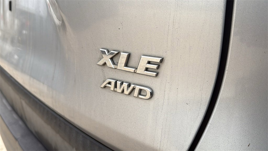 Used 2019 Toyota RAV4 XLE image 8