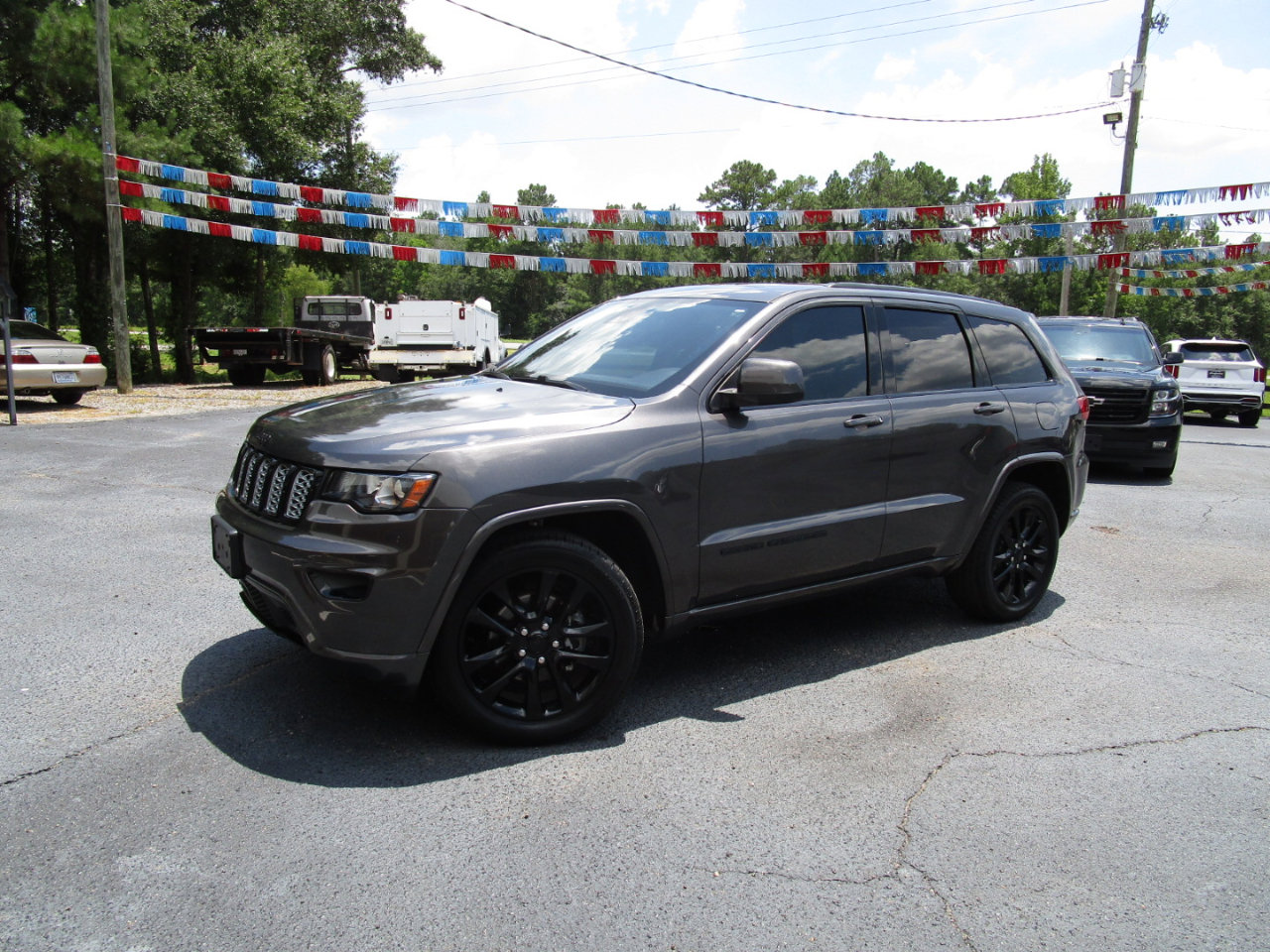 Used 2020 Jeep Grand Cherokee Altitude image 34
