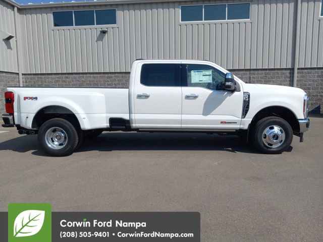 New 2026 Ford F350 4x4 Crew Cab DRW Super Duty image 2