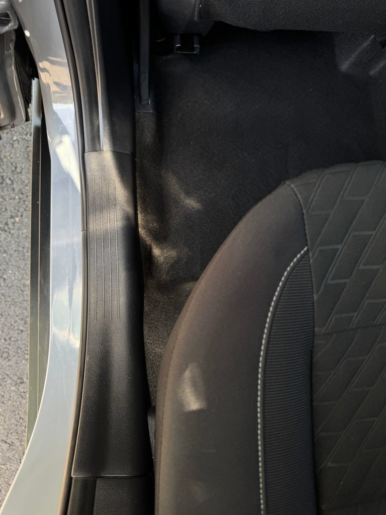 Used 2023 Nissan Kicks SV FWD image 34