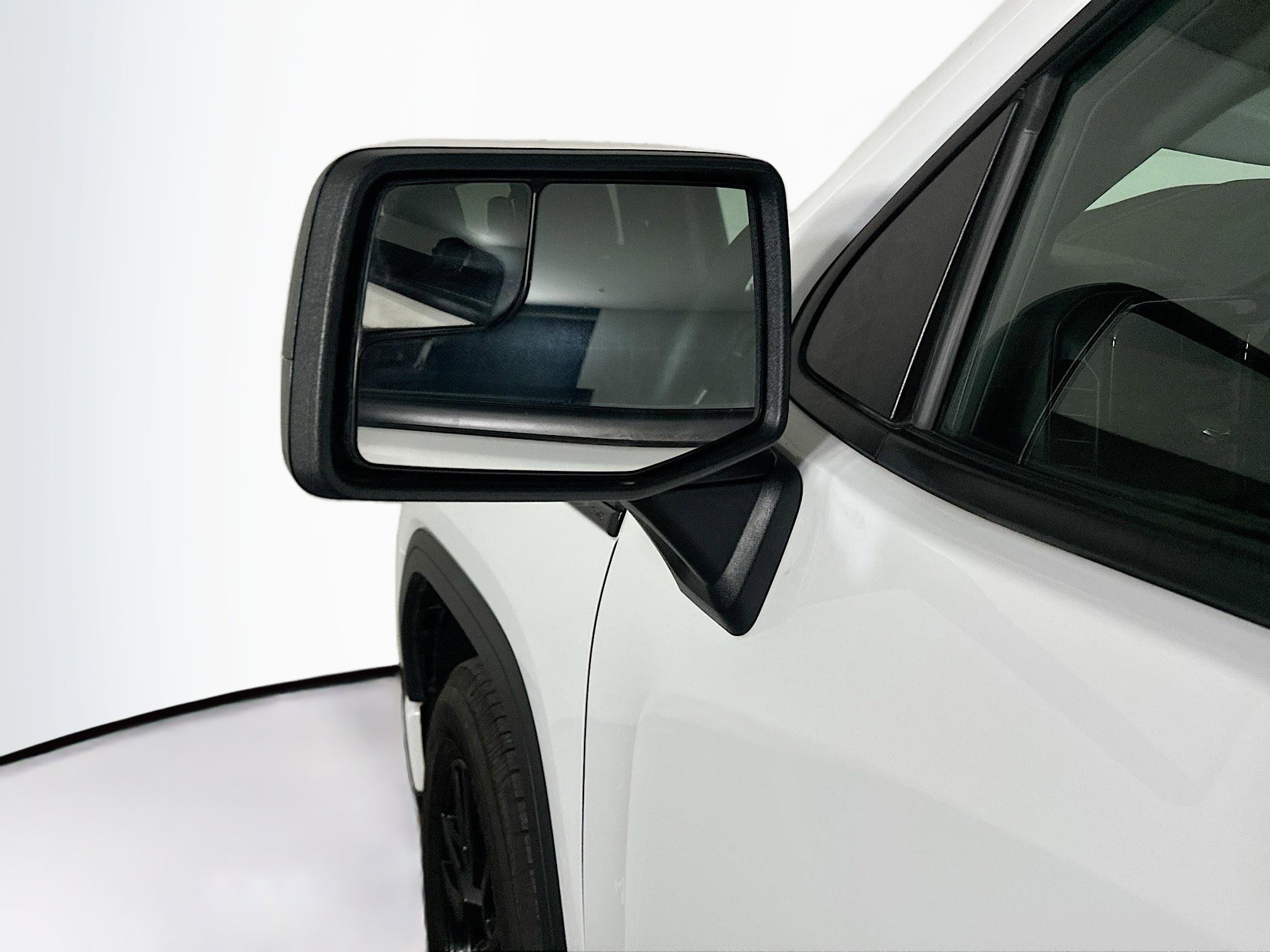 Used 2024 GMC Sierra 1500 Elevation image 16