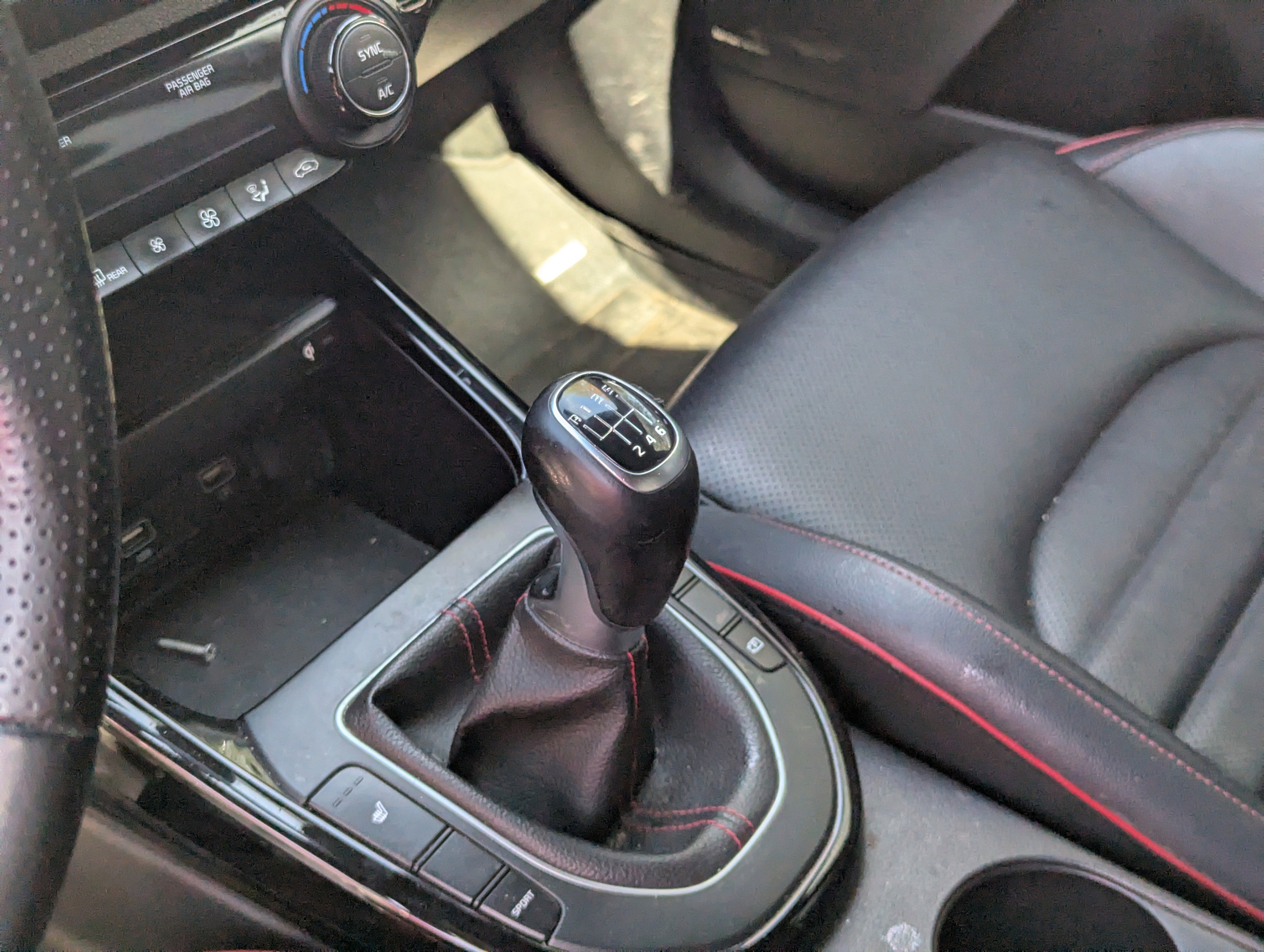 Certified 2022 Kia Forte GT image 13