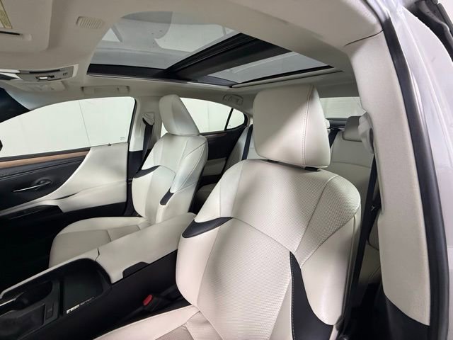 Used 2023 Lexus ES 350 w/ Premium Package image 16