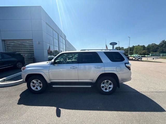 Used 2018 Toyota 4Runner SR5 Premium AWD/4WD image 2