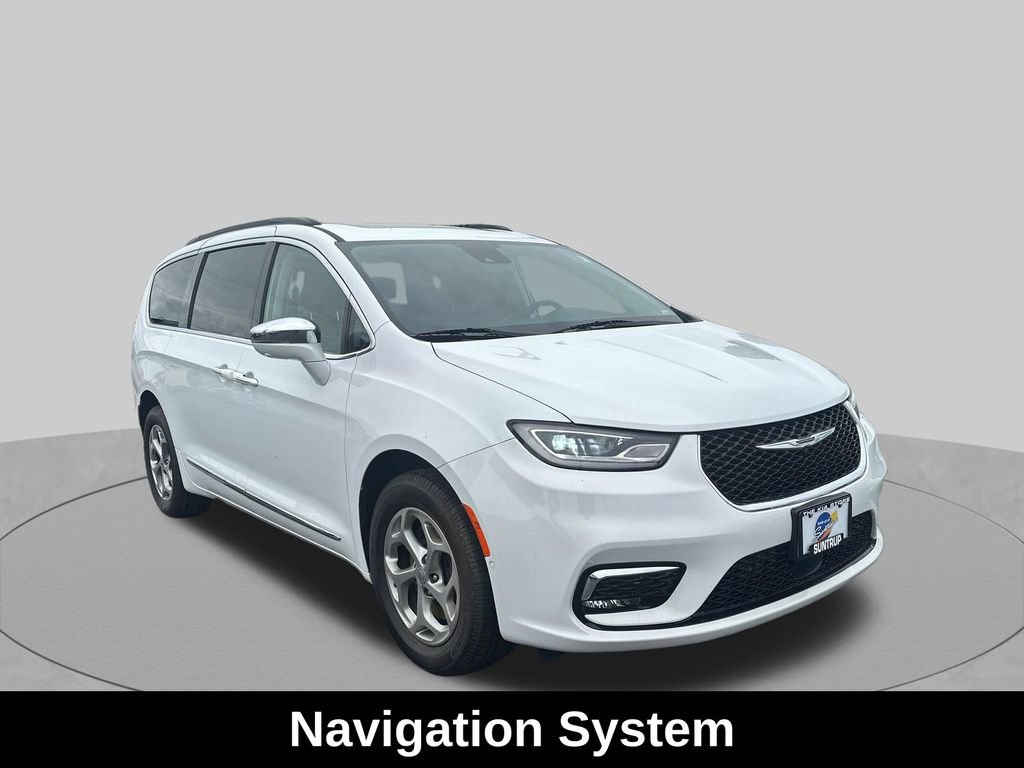 Used 2022 Chrysler Pacifica Limited AWD/4WD image 9
