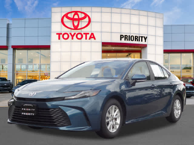 Used 2025 Toyota Camry LE FWD image 1