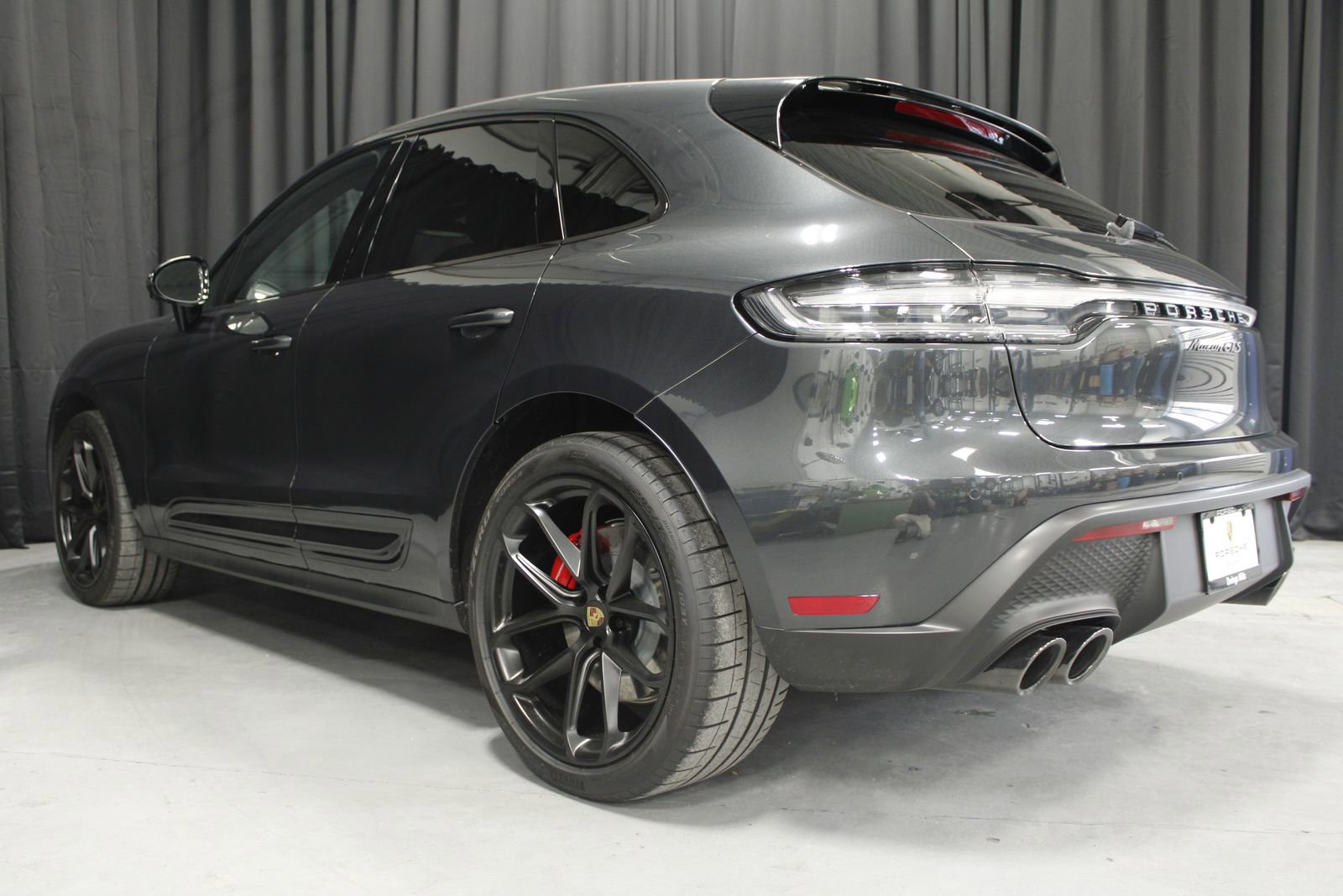 Certified 2025 Porsche Macan GTS image 13