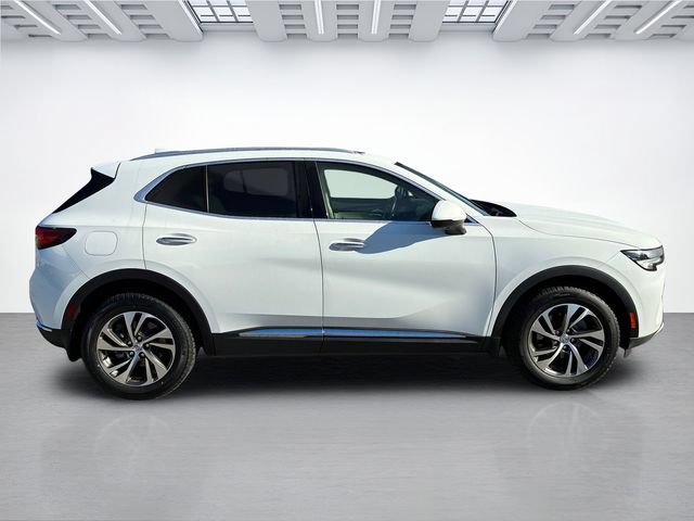 Used 2022 Buick Envision Essence w/ Technology Package I AWD/4WD image 3