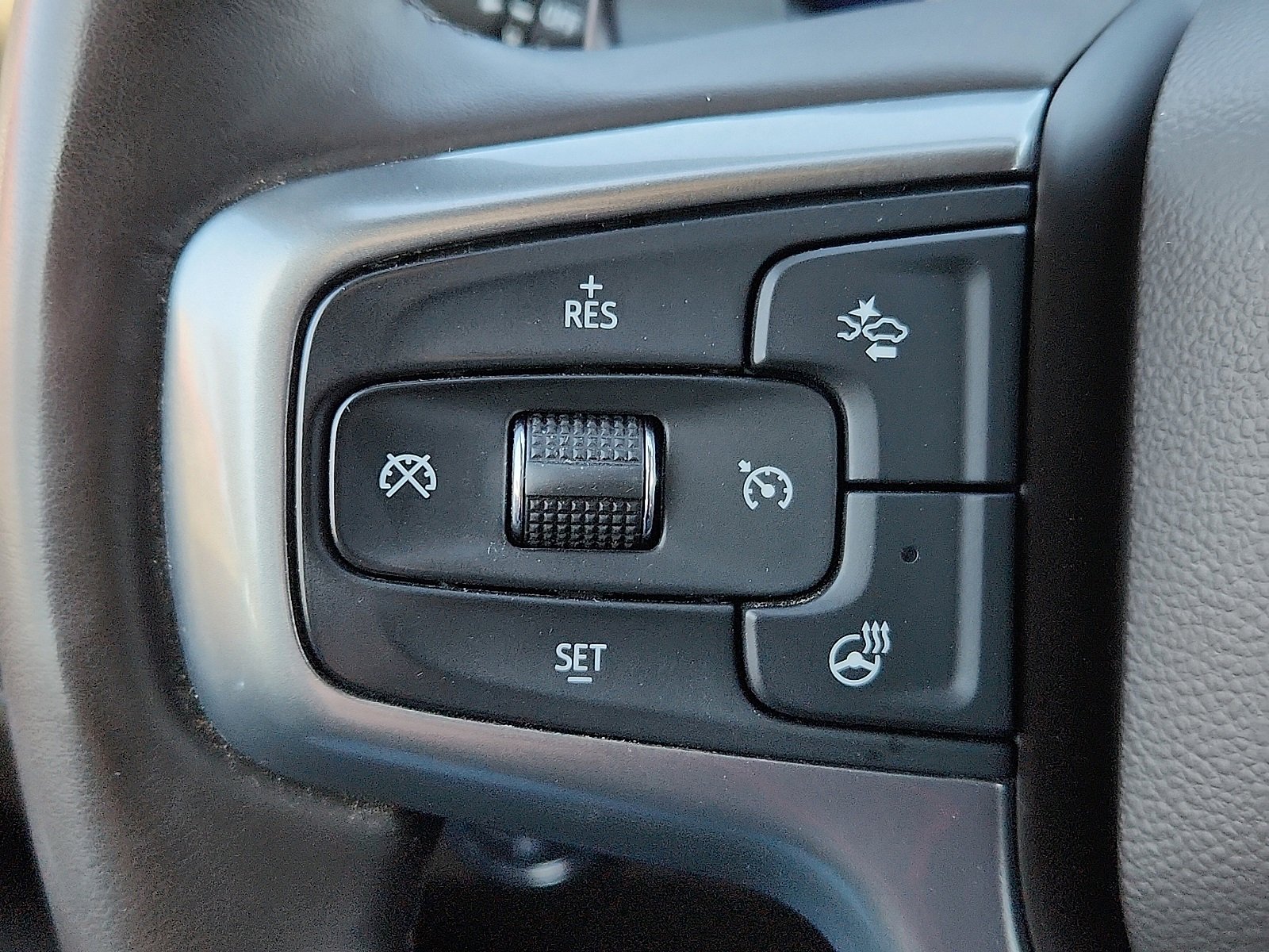 Used 2025 Chevrolet Silverado 1500 LTZ image 19