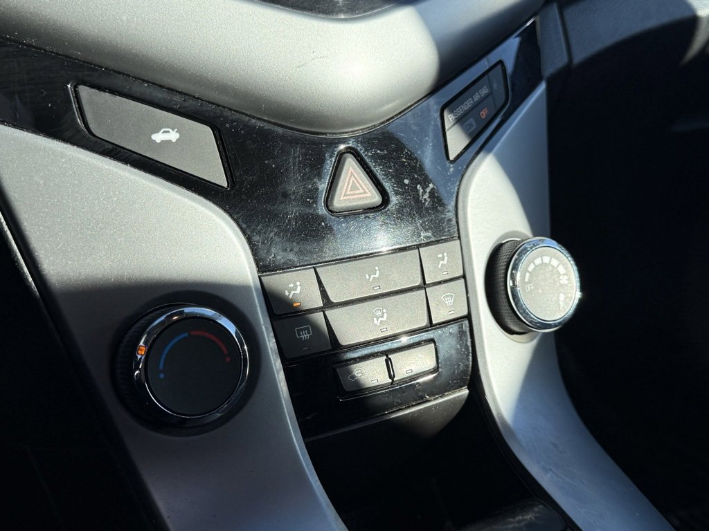 Used 2016 Chevrolet Cruze LT w/ Technology Package image 18