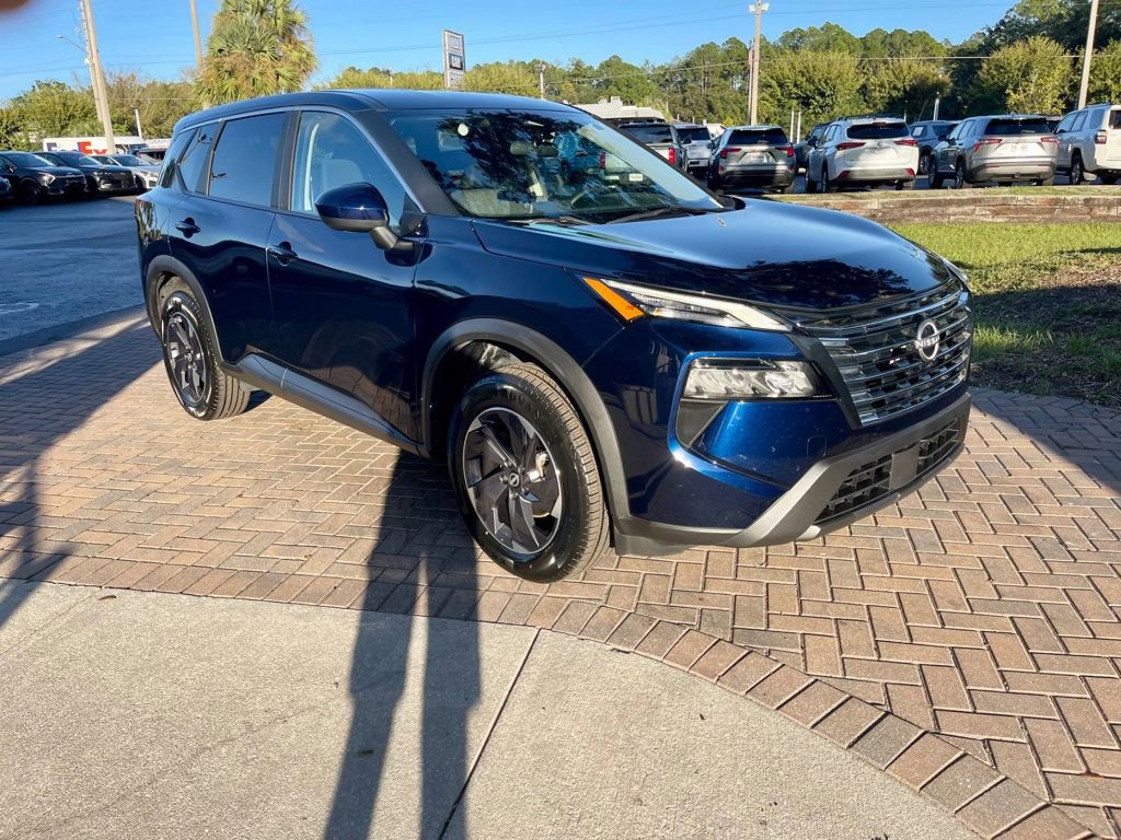 Used 2024 Nissan Rogue SV image 8