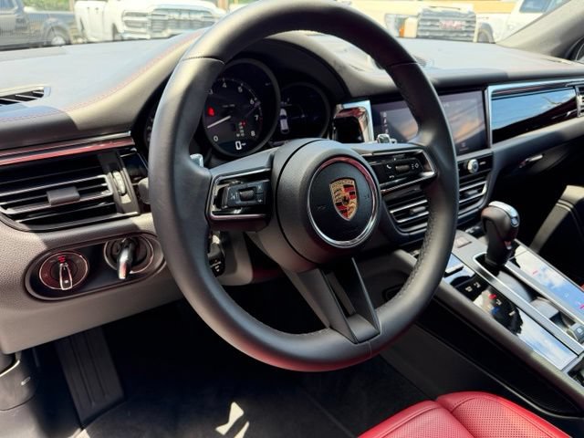 Used 2026 Porsche Macan AWD/4WD image 7