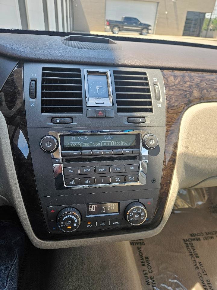Used 2009 Cadillac DTS w/ Sun And Sound Package FWD image 21