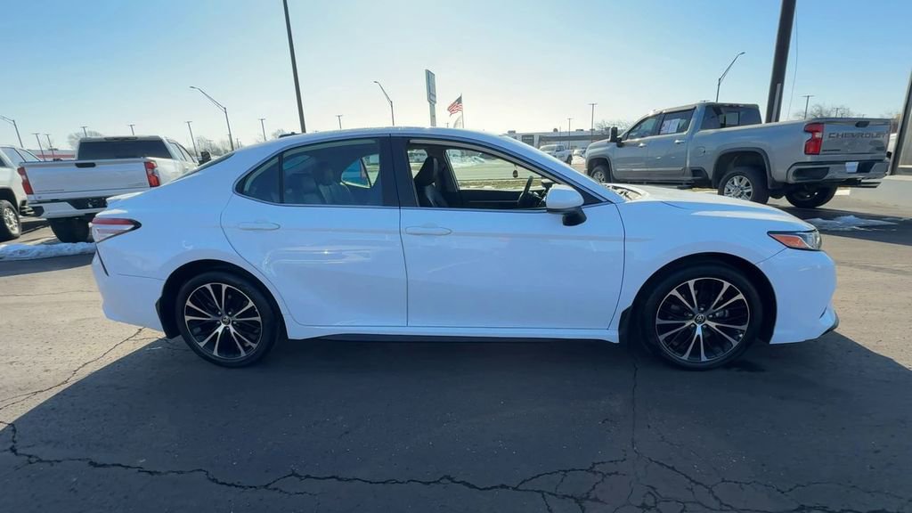 Used 2020 Toyota Camry SE image 9