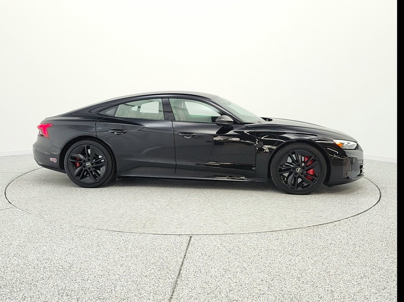 Used 2023 Audi RS e-tron GT image 4