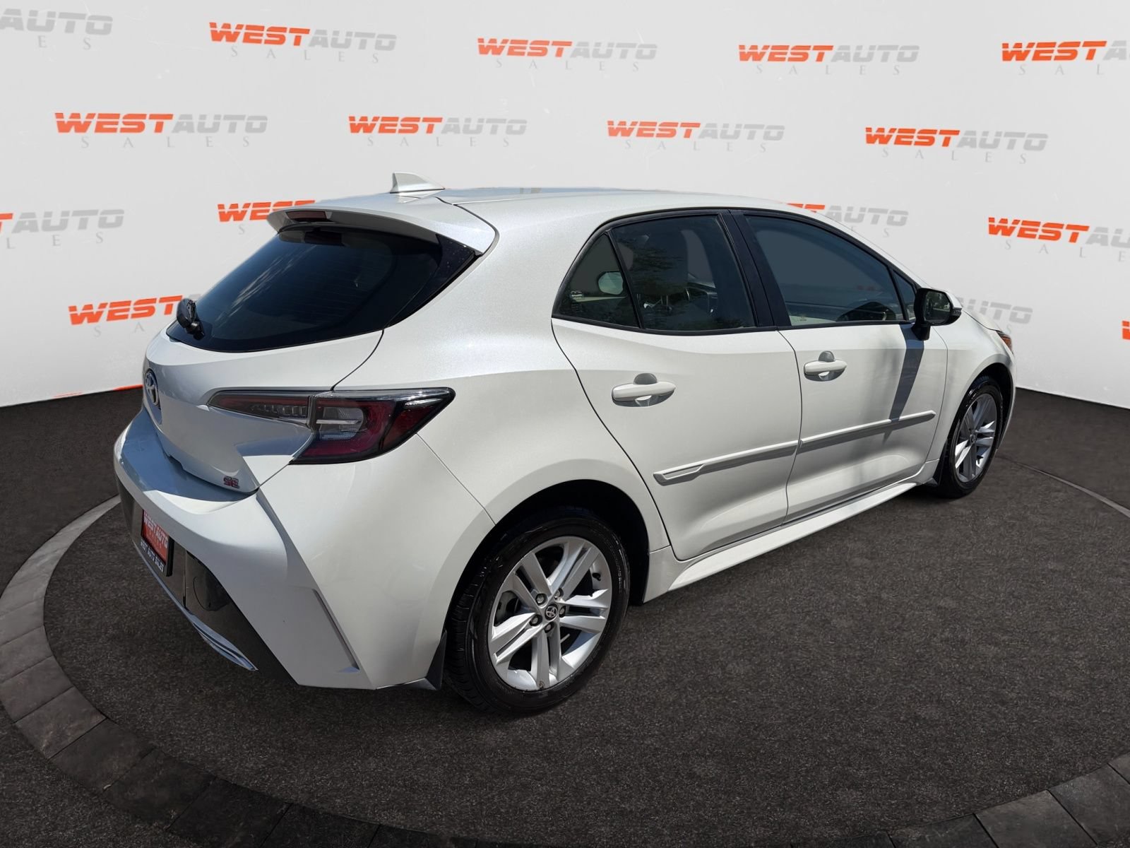 Used 2019 Toyota Corolla SE w/ SE Option Package FWD image 5