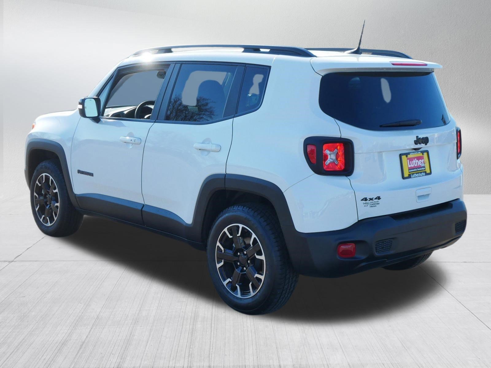 Used 2023 Jeep Renegade Latitude AWD/4WD image 5