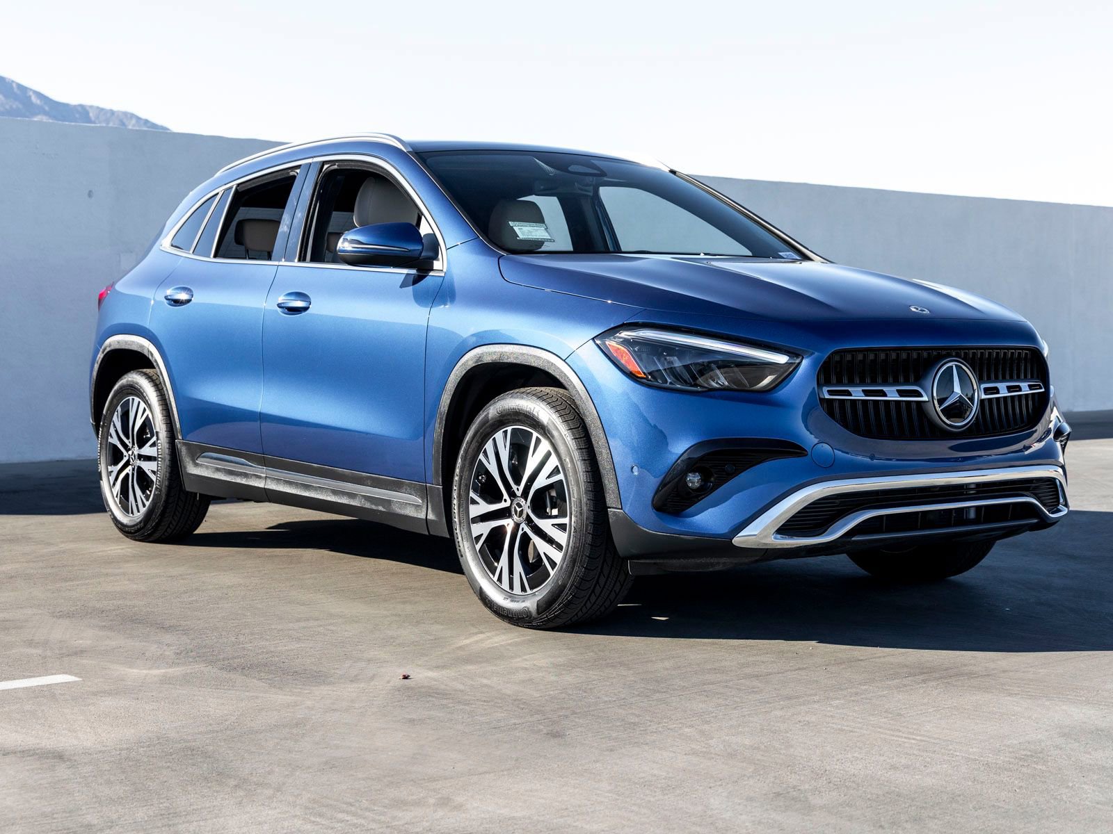 Used 2025 Mercedes-Benz GLA 250 image 2