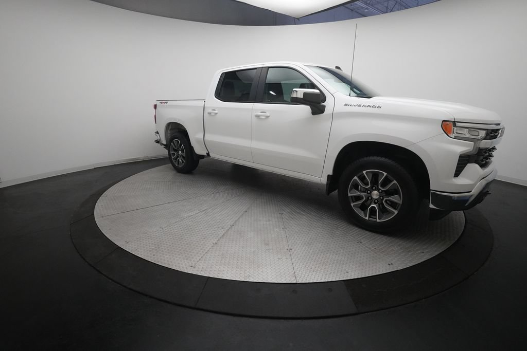 Used 2024 Chevrolet Silverado 1500 LT AWD/4WD image 34