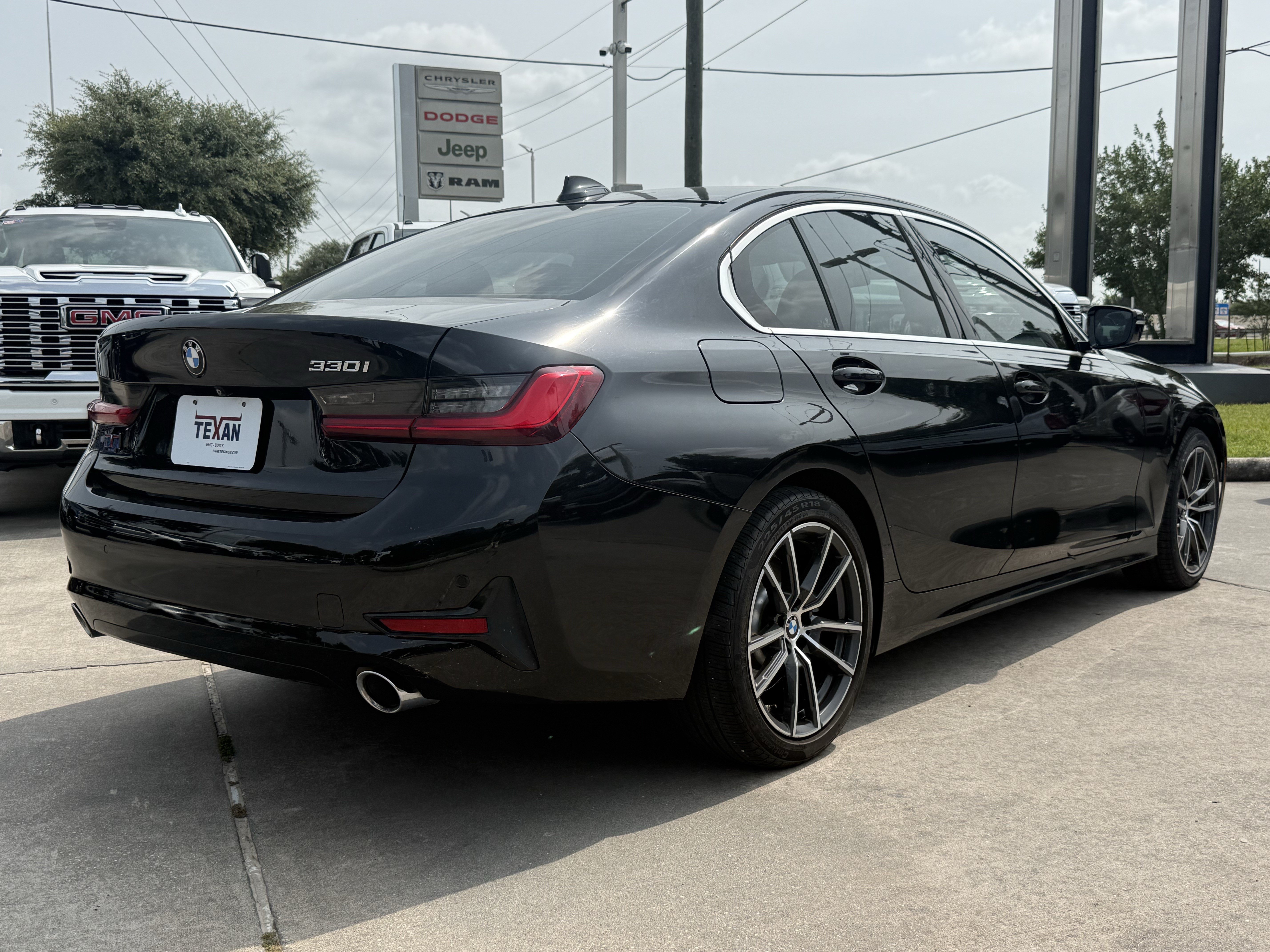 Used 2019 BMW 330i Sedan w/ Premium Package RWD image 5