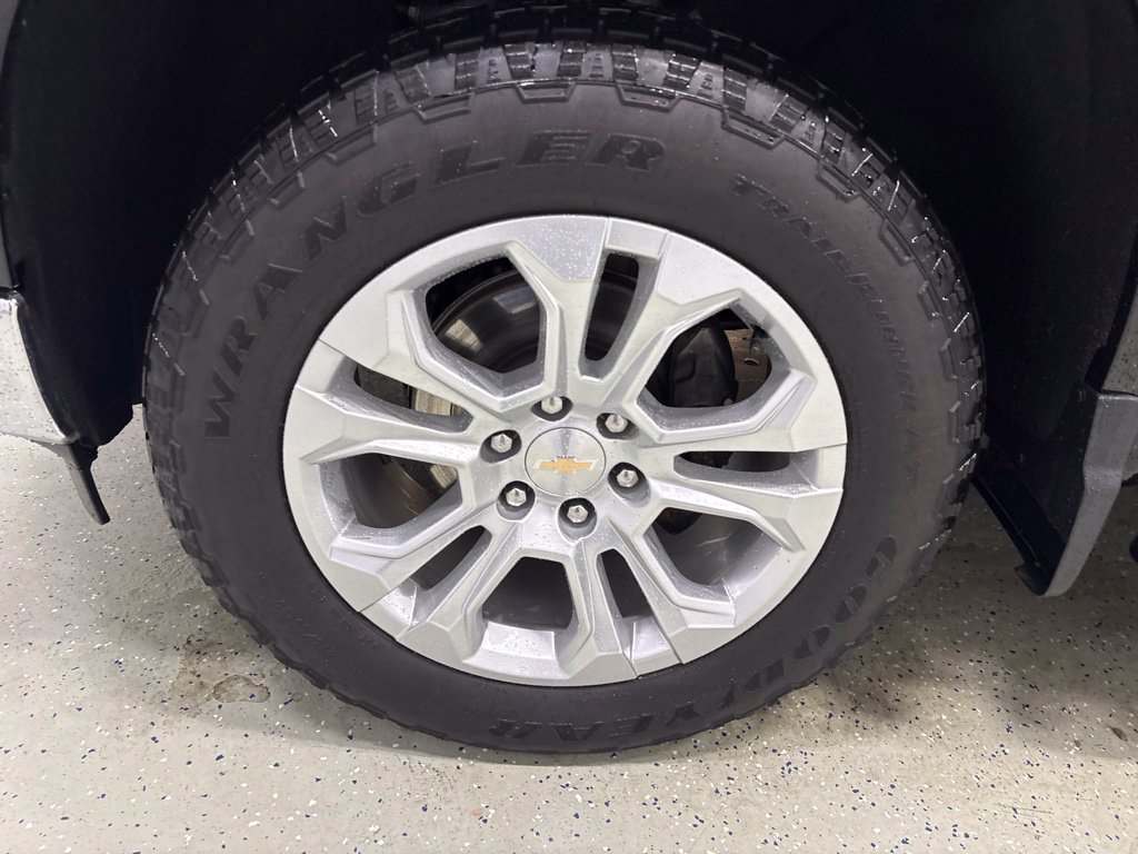 Used 2024 Chevrolet Silverado 1500 LTZ AWD/4WD image 12