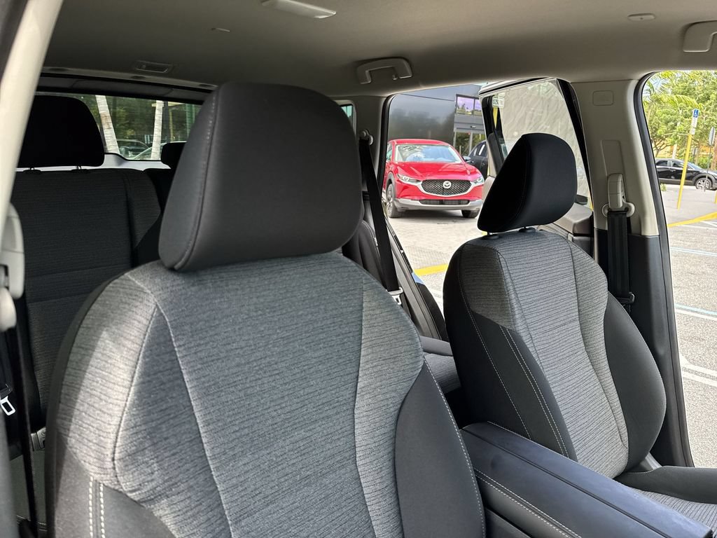 Used 2023 Nissan Rogue SV FWD image 46